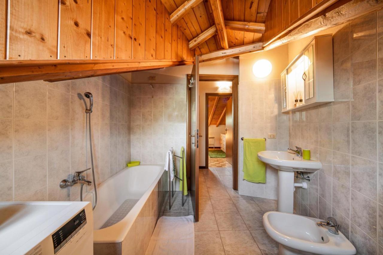 Mansarda Fra Monte E Lago Apartment Esino Lario Exterior photo